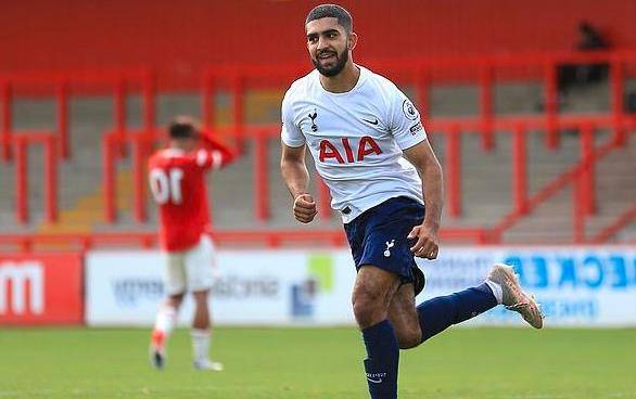 直播镜头前 直播镜头前