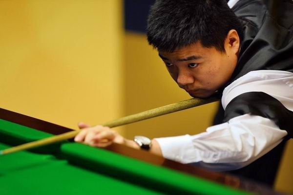 亲自到现场 亲自到现场