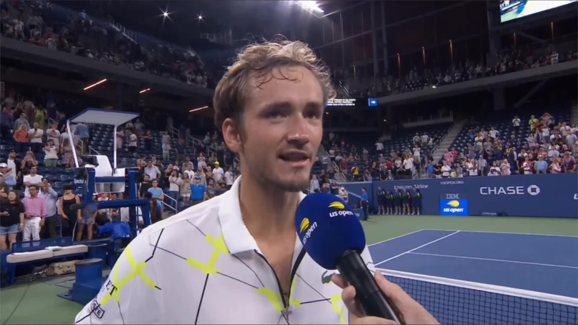 他的一举一 他的一举一