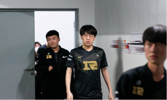 理权和优先 理权和优先